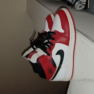 Rare red retro mids AIR JORDAN